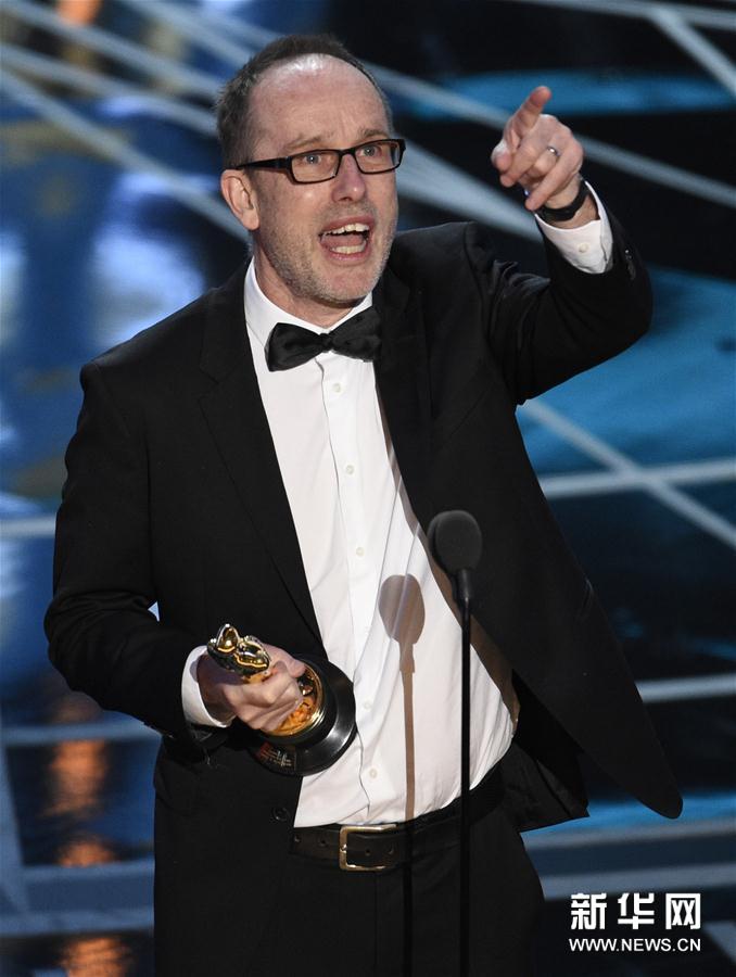 組圖:第89屆奧斯卡頒獎禮 獲獎眾星手捧小金人